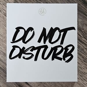 BH Cosmetics Do Not Disturb Eyeshadow Palette - White & Black